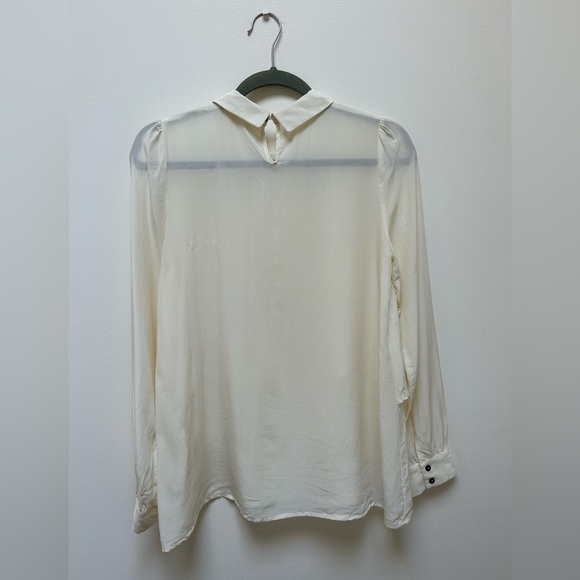 Silk Covet Blouse - Picture 3 of 4